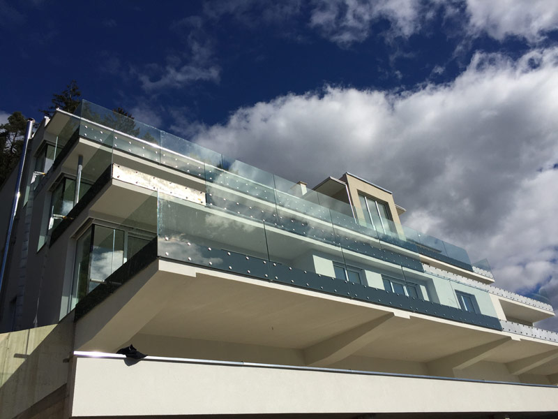 Nurglas-Geländer verglasen